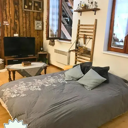 1 La Grange De Delphine *